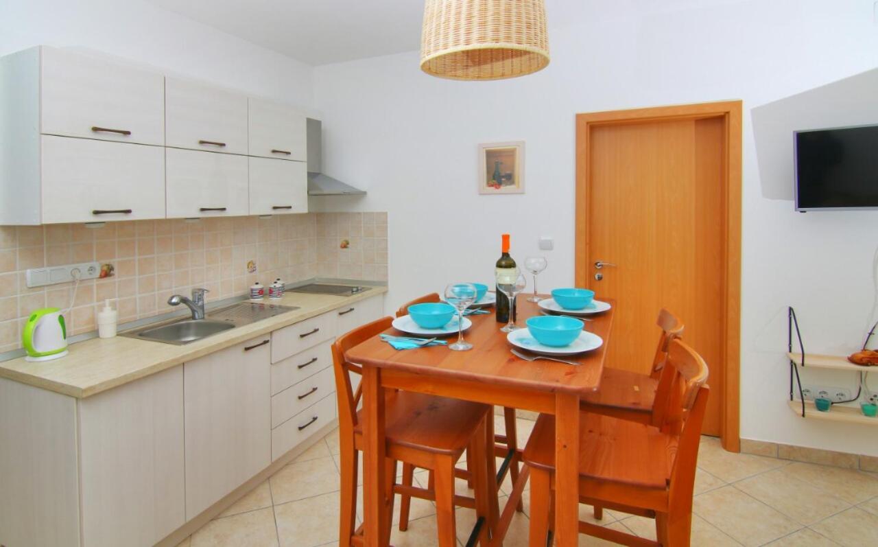 Apartman Eli Smokvica Klenovica Esterno foto